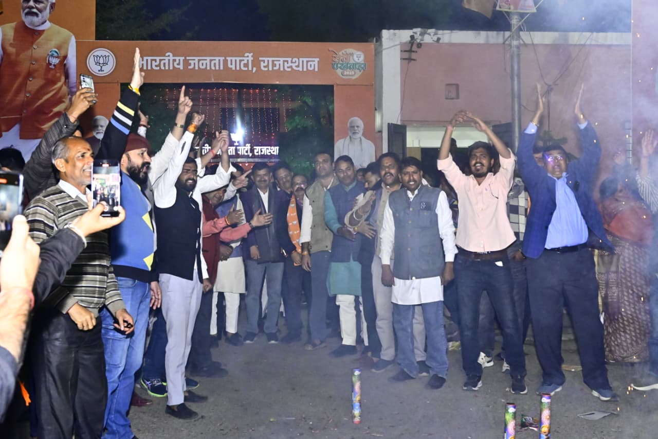 भजनलाल सरकार के दो साल पूरे, भाजपा प्रदेश कार्यालय में मनाया उत्सव