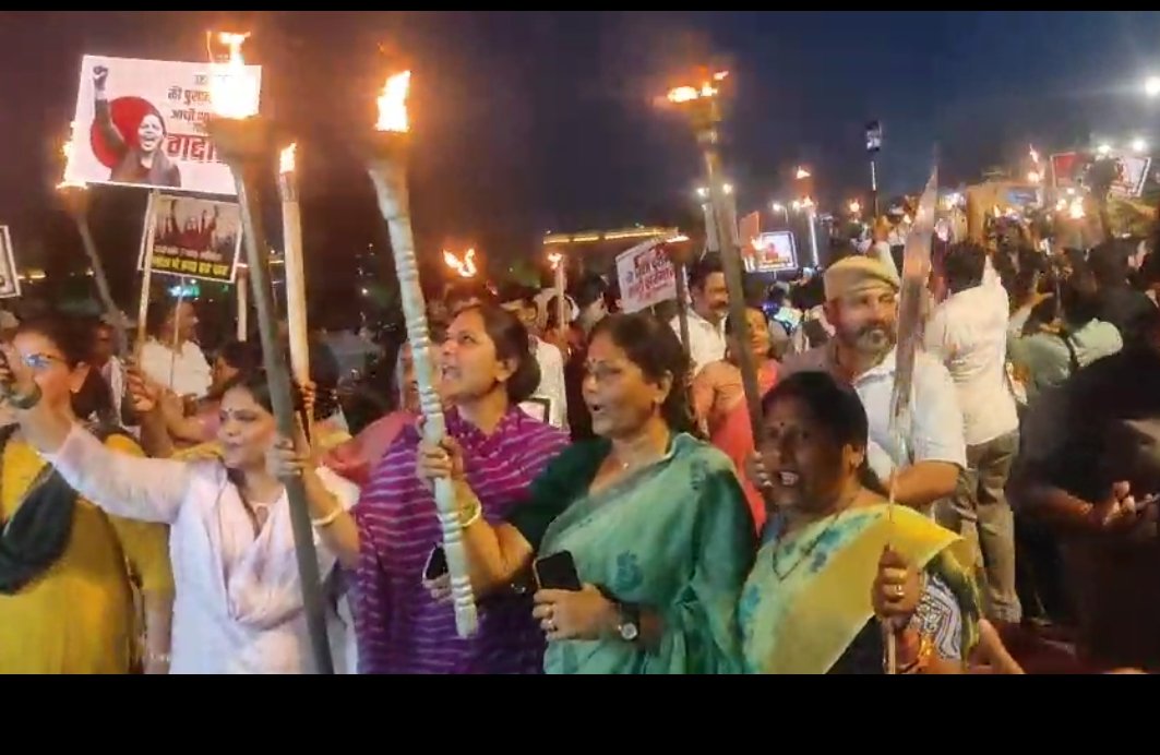 “मशाल जुलूस में पार्टी लाइन का खुला उल्लंघन, फिर भी खामोशी—दोहरे रवैये पर सवाल, क्या होगी कार्रवाई?”