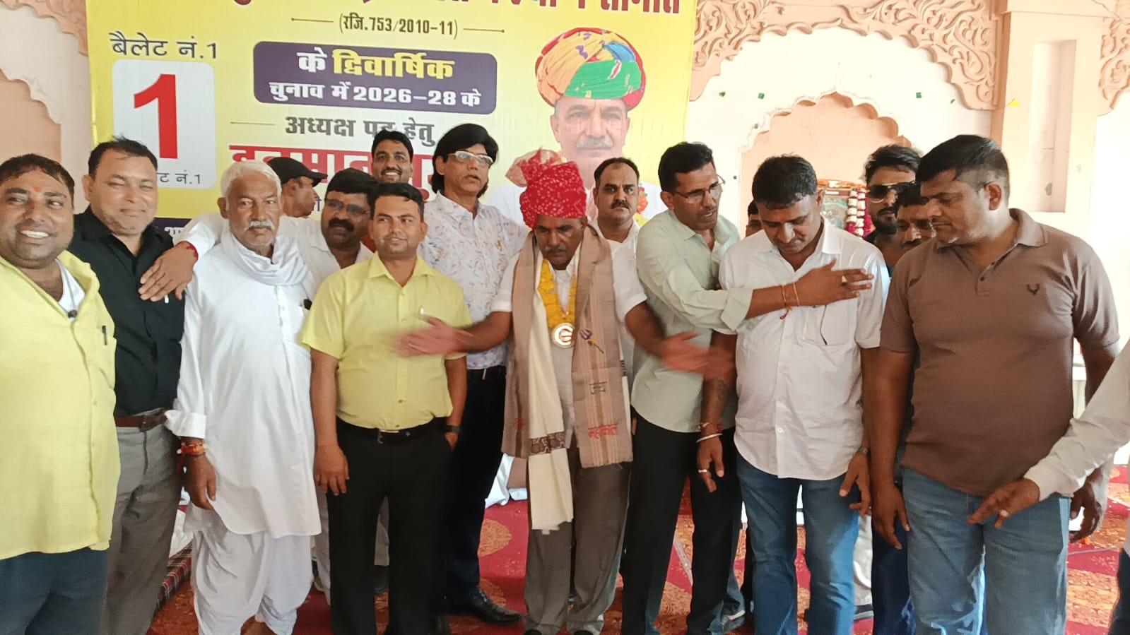 जयपुर हलवाई कैटरर्स चुनाव में सरगर्मी तेज, हनुमान गुर्जर ने भरा नामांकन